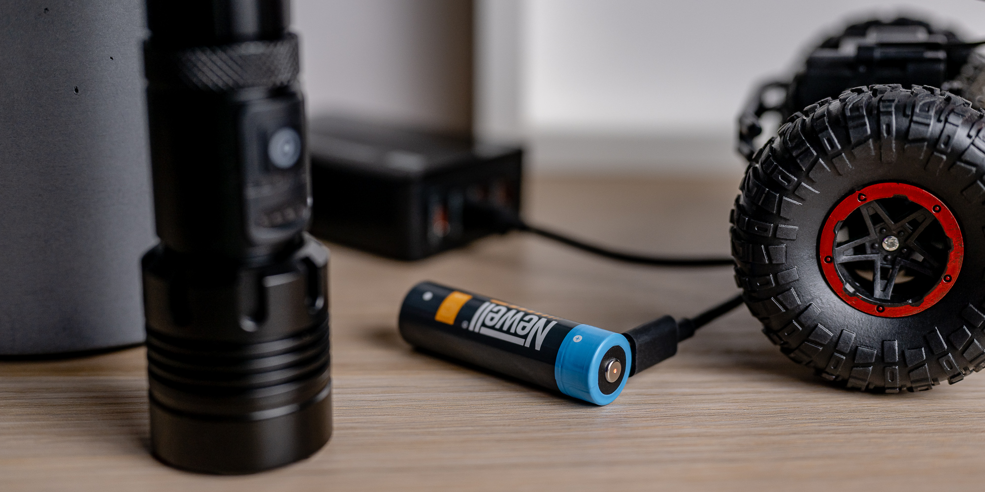 Akumulator Newell 18650 USB-C 2200 mAh
